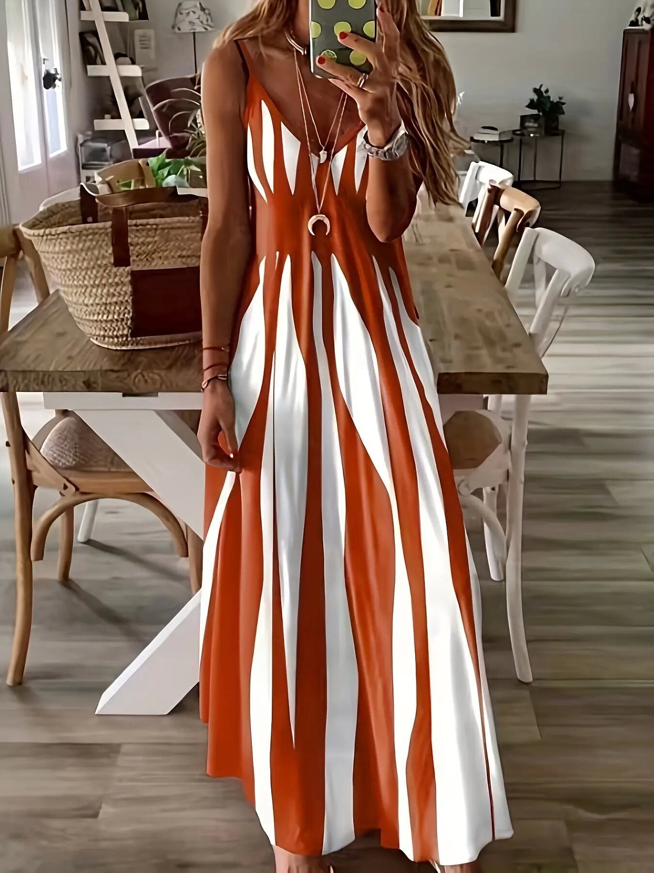 Striped Elegance Maxi Elbise